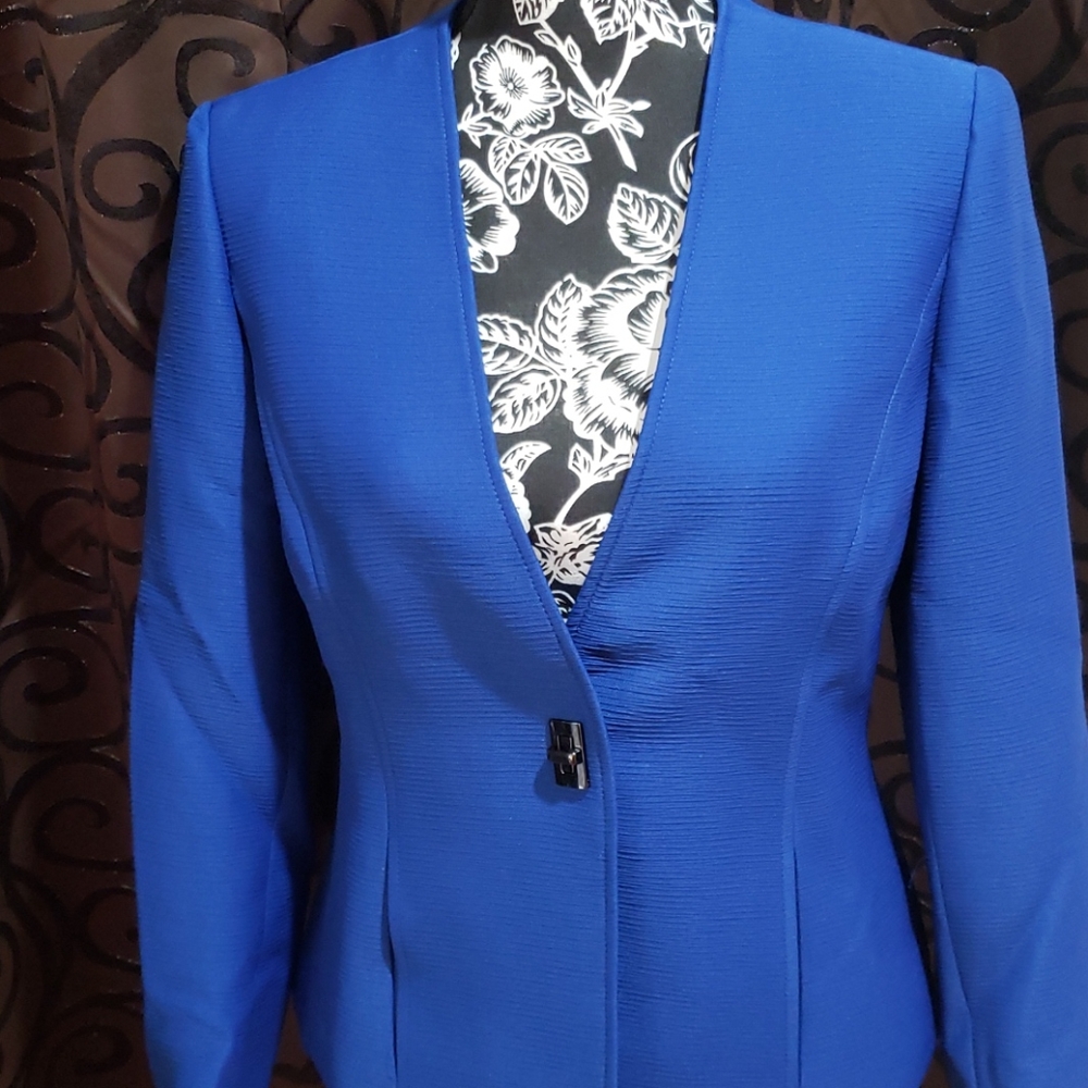 Tahari ASL Women's Petite Turn-Lock Blazer